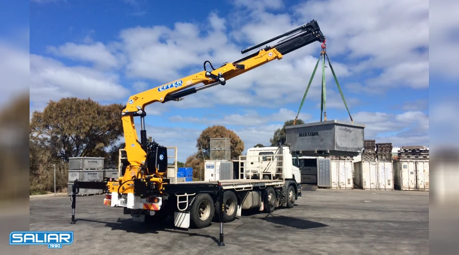 جرثقیل کفی پشت کامیونی